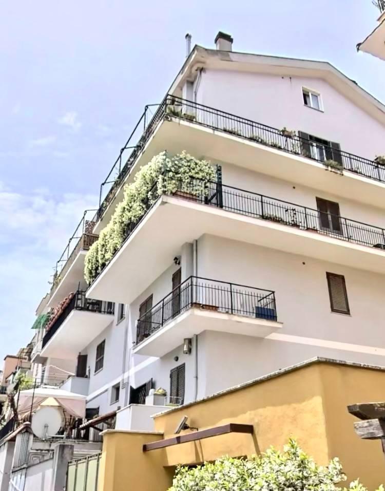 appartamento in vendita a Roma in zona Della Vittoria