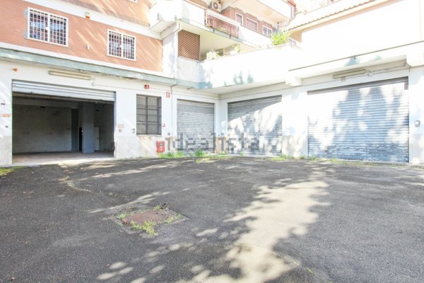 locale di sgombero in vendita a Roma in zona Pietralata