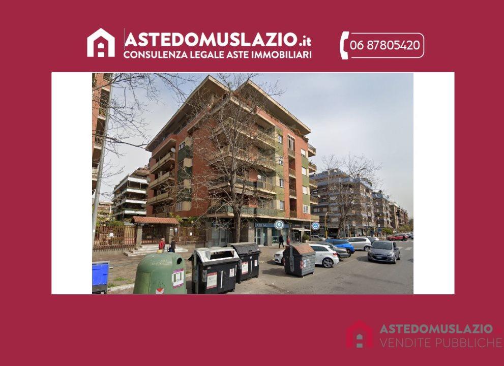 appartamento in vendita a Roma in zona Ostia