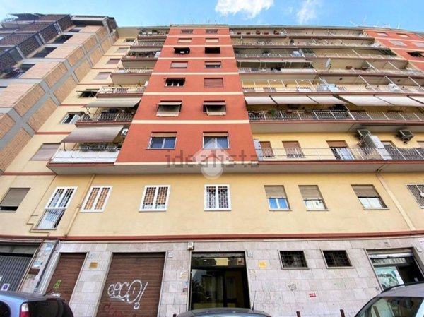 locale commerciale in vendita a Roma
