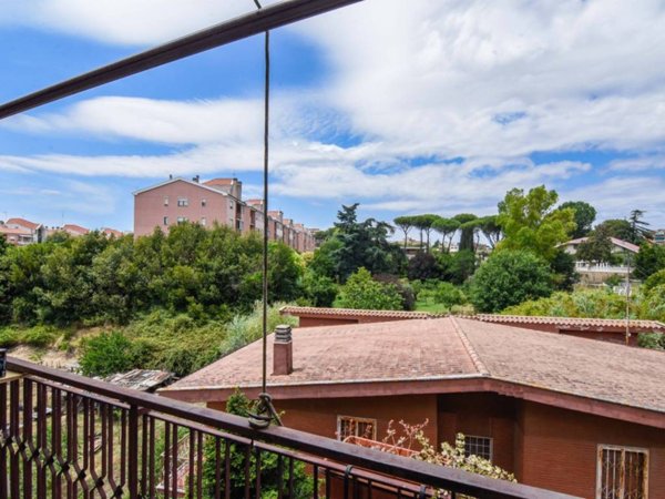 appartamento in vendita a Roma in zona Colle del Sole