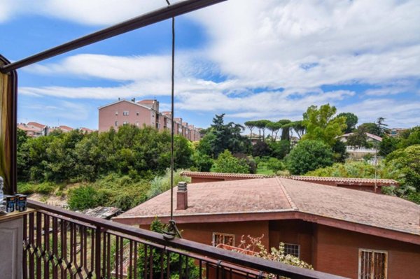 appartamento in vendita a Roma in zona Colle del Sole