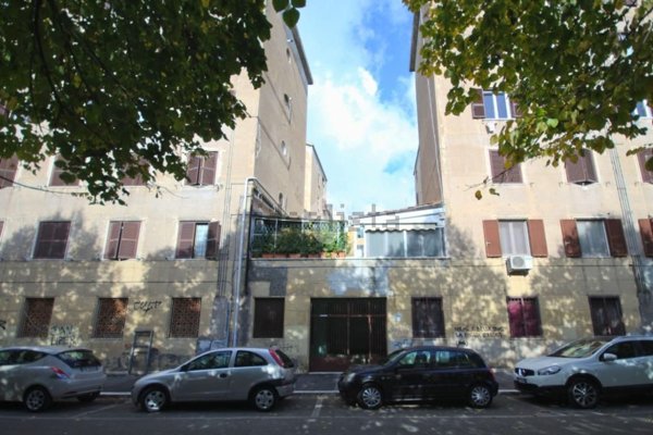 appartamento in vendita a Roma in zona Tuscolano