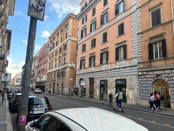negozio in vendita a Roma in zona Salario