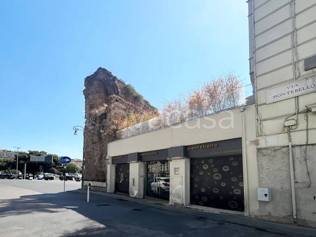 negozio in vendita a Roma in zona Castro Pretorio