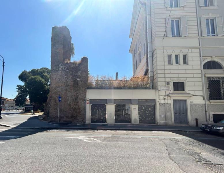 negozio in vendita a Roma in zona Castro Pretorio