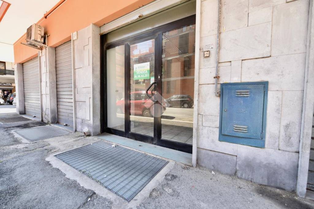 negozio in vendita a Roma in zona Ostia