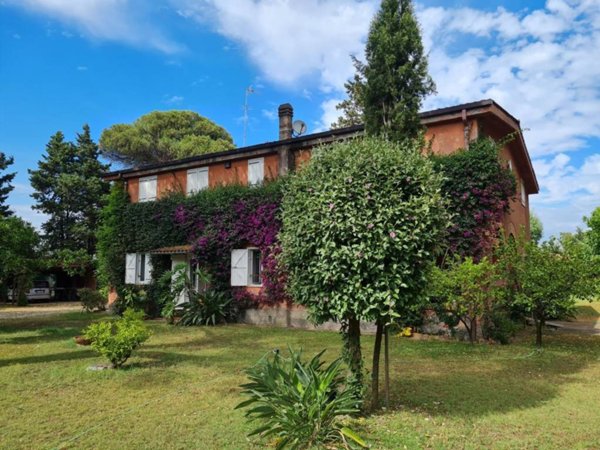 casa indipendente in vendita a Roma in zona Acilia