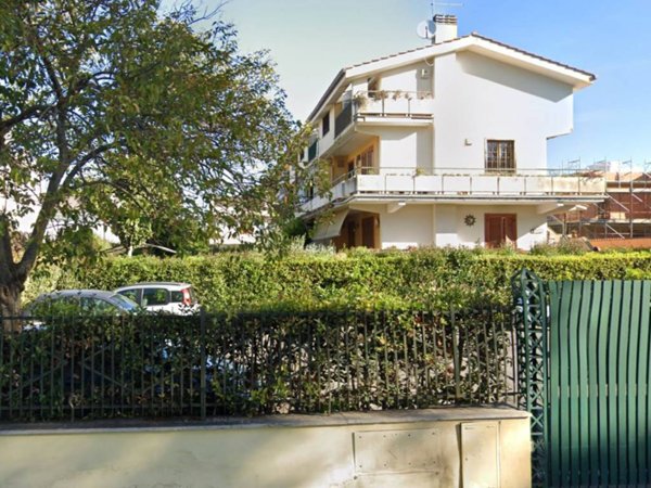 casa indipendente in vendita a Roma in zona Axa