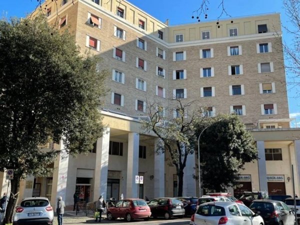 appartamento in vendita a Roma in zona Ardeatino