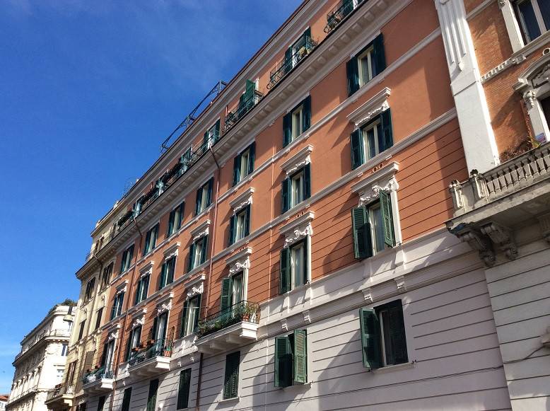 locale commerciale in vendita a Roma in zona Parioli