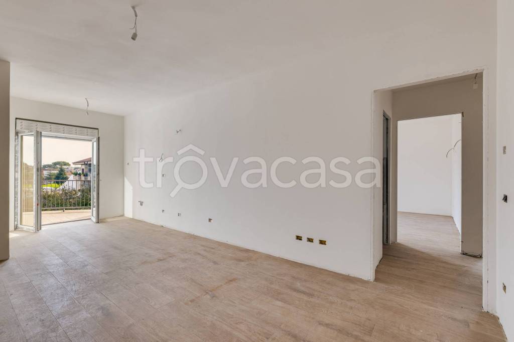 appartamento in vendita a Roma in zona Appio Claudio