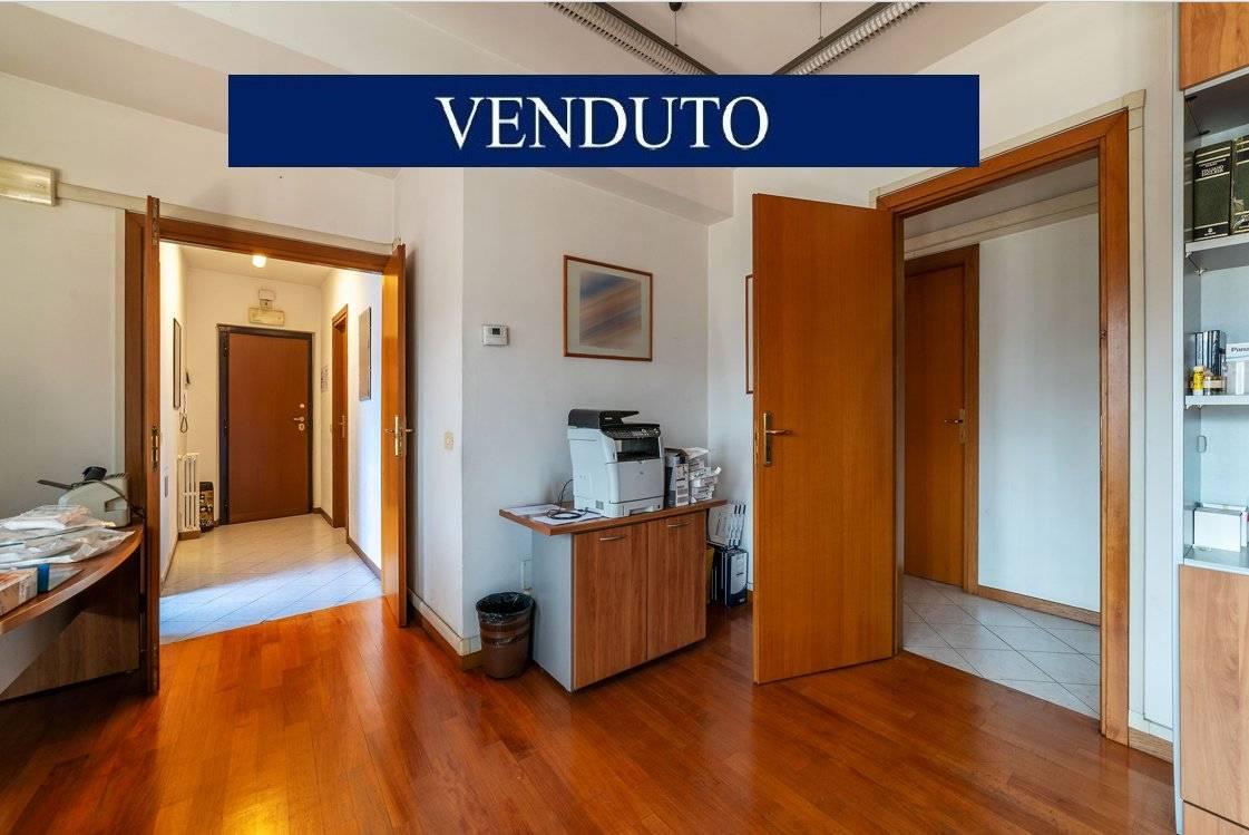 appartamento in vendita a Roma in zona Ardeatino