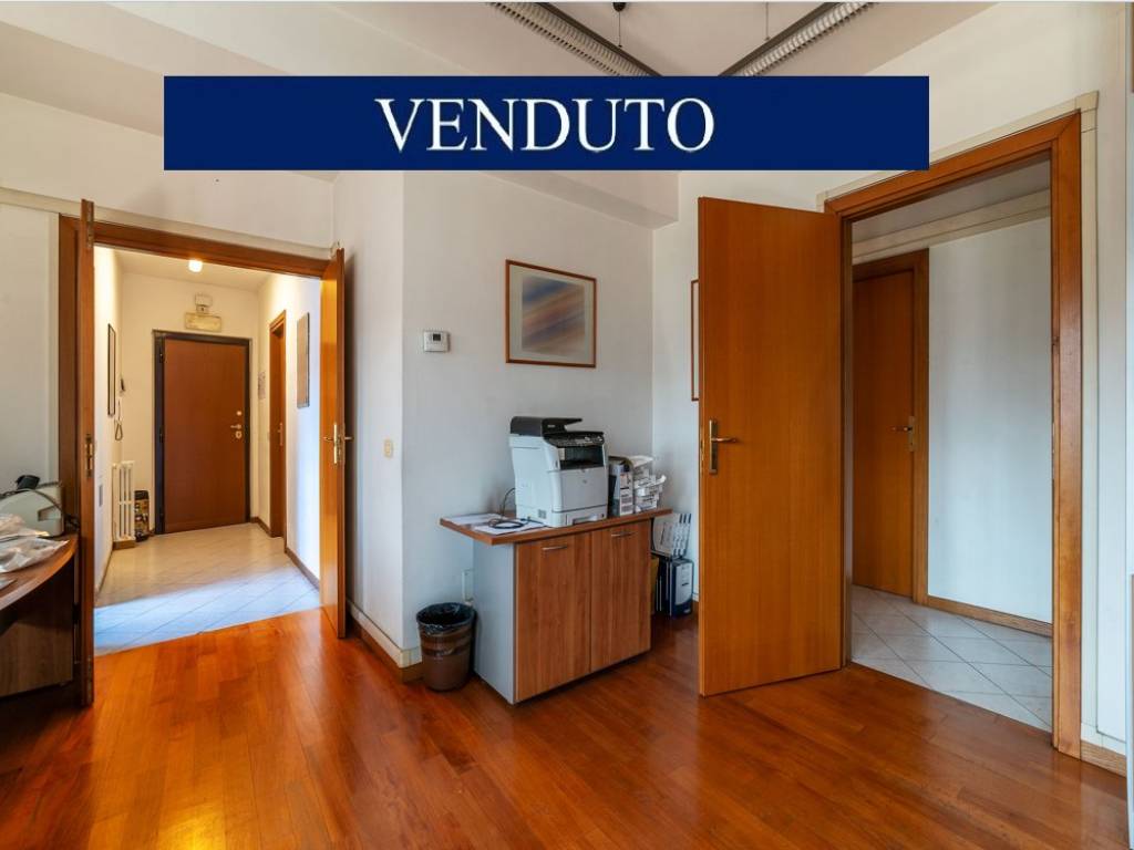appartamento in vendita a Roma in zona Ardeatino