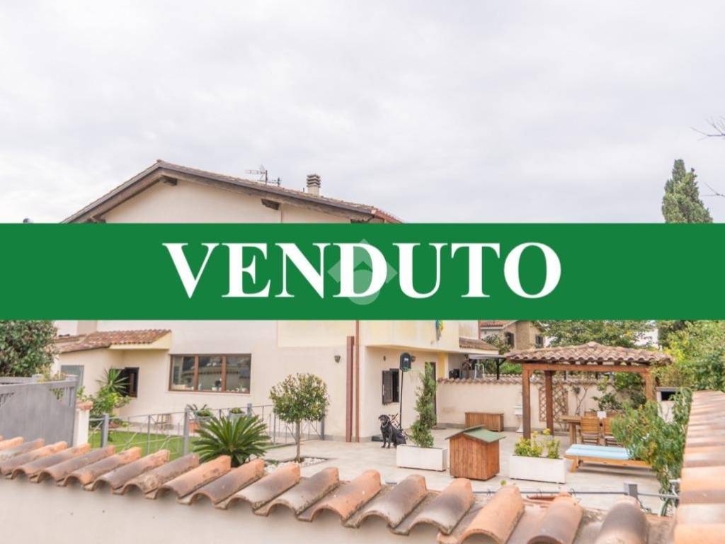 casa indipendente in vendita a Roma in zona Massimina/Casal Lumbroso