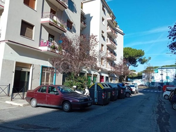 negozio in vendita a Roma in zona Prenestino-Labicano