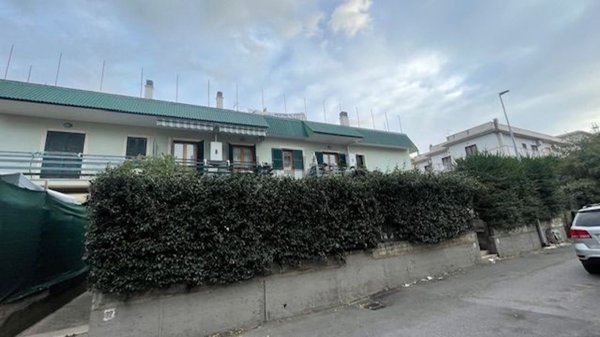 appartamento in vendita a Roma in zona Torre Angela