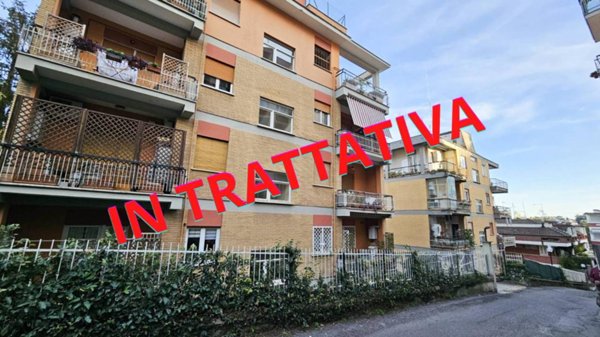 appartamento in vendita a Roma in zona Tomba di Nerone