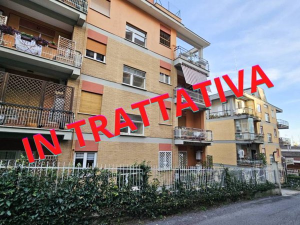 appartamento in vendita a Roma in zona Tomba di Nerone