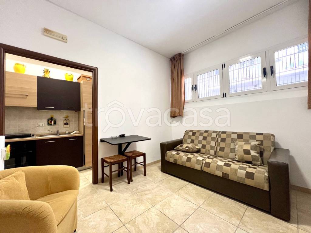 appartamento in vendita a Roma in zona Appio Latino
