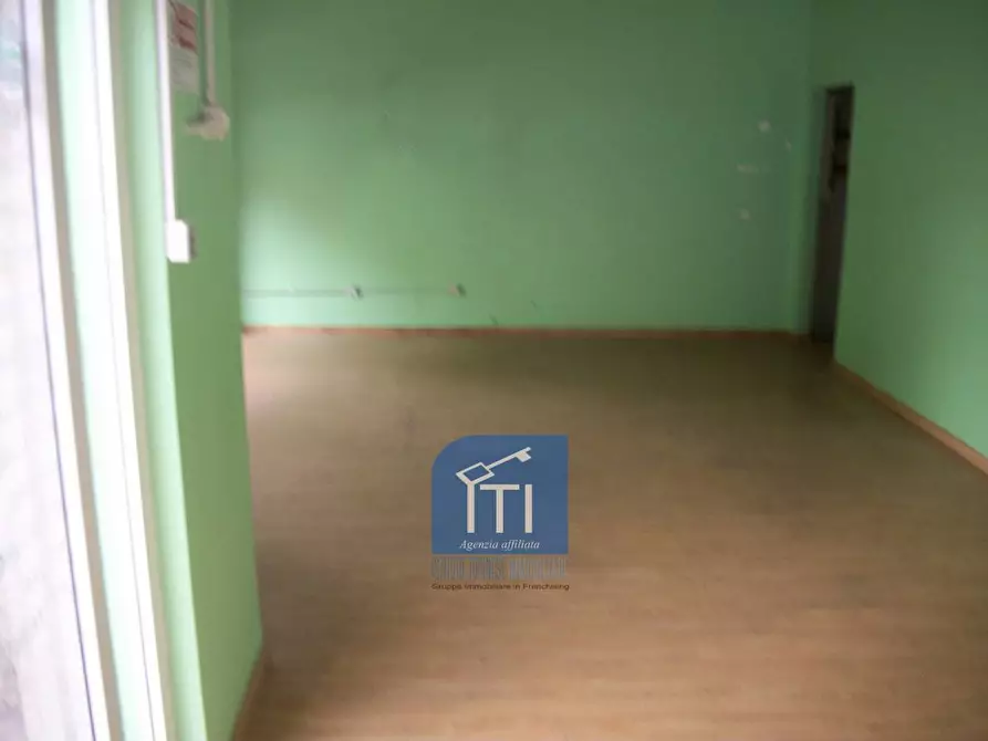 negozio in vendita a Roma in zona Ostiense