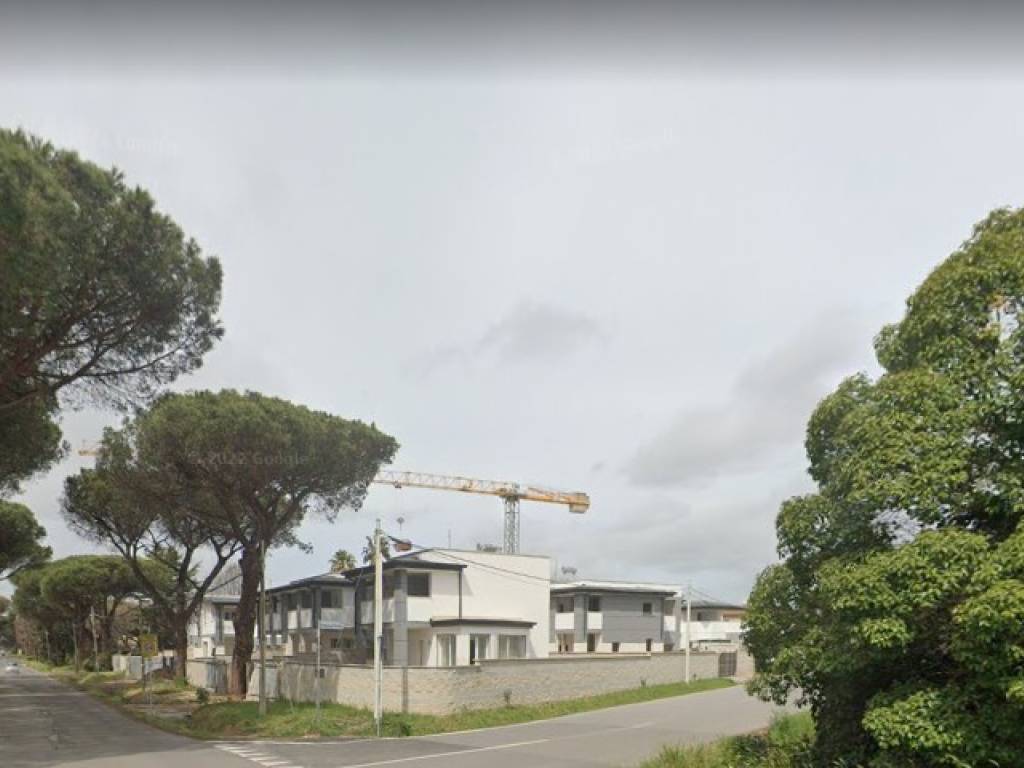 intera palazzina in vendita a Roma in zona Infernetto