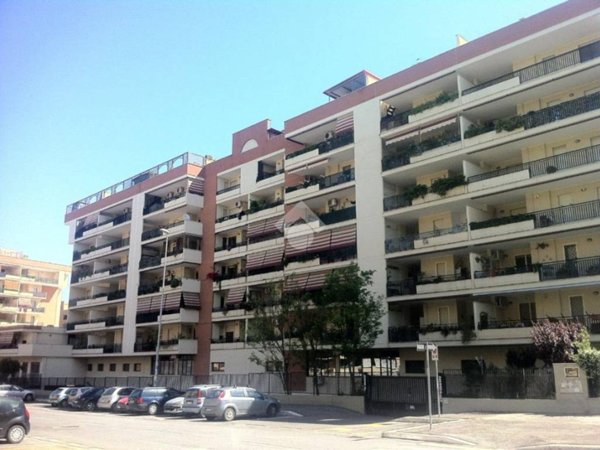 appartamento in vendita a Roma in zona Torre Angela