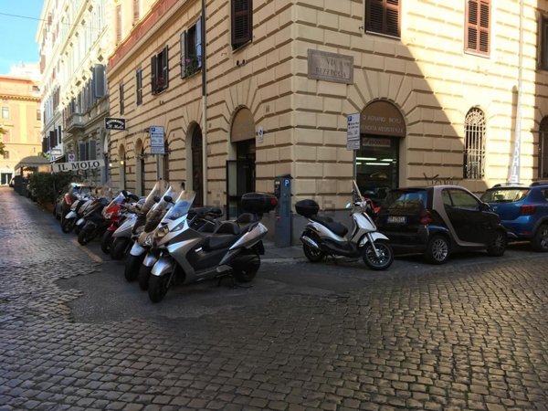ufficio in vendita a Roma in zona Castro Pretorio