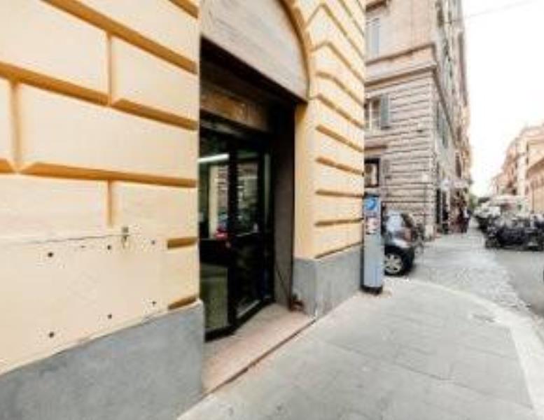 negozio in vendita a Roma in zona Ludovisi/Sallustiano