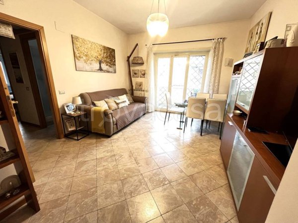 appartamento in vendita a Roma in zona Colle del Sole