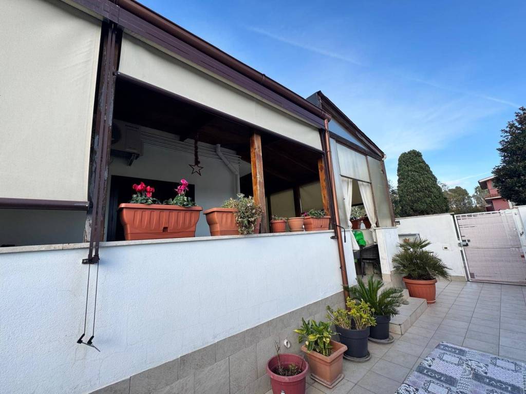 appartamento in vendita a Roma in zona Dragona/Bagnoletto