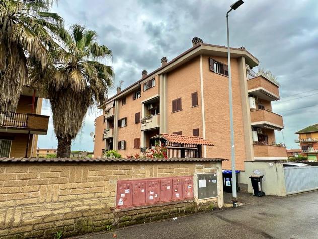 appartamento in vendita a Roma in zona Casal Morena