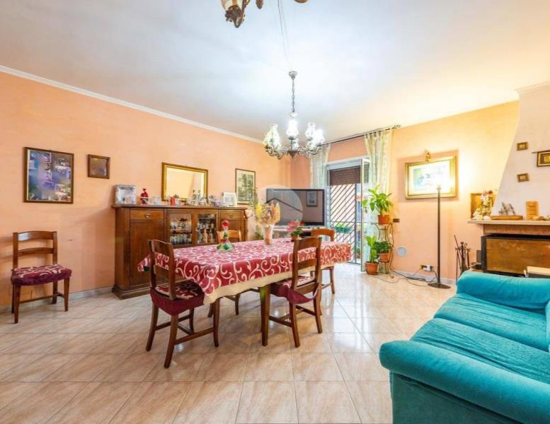 appartamento in vendita a Roma in zona Lunghezza