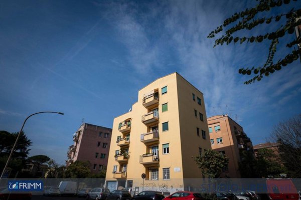 appartamento in vendita a Roma in zona Ostiense
