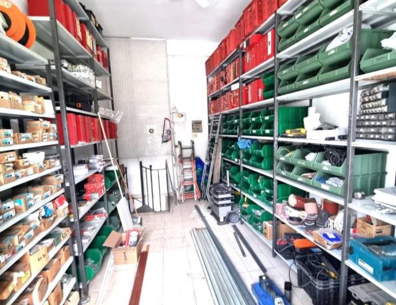 locale commerciale in vendita a Roma