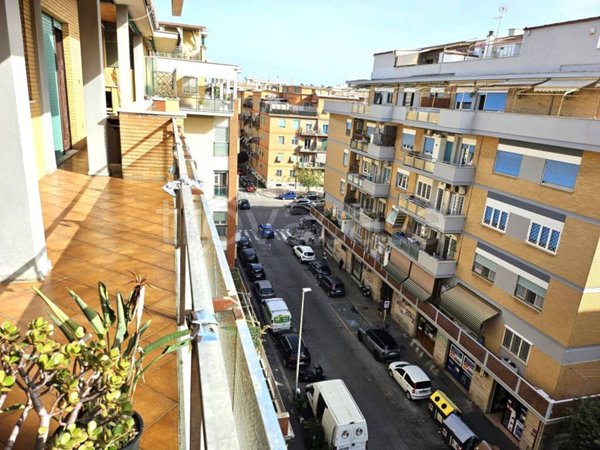 appartamento in vendita a Roma in zona Ostia
