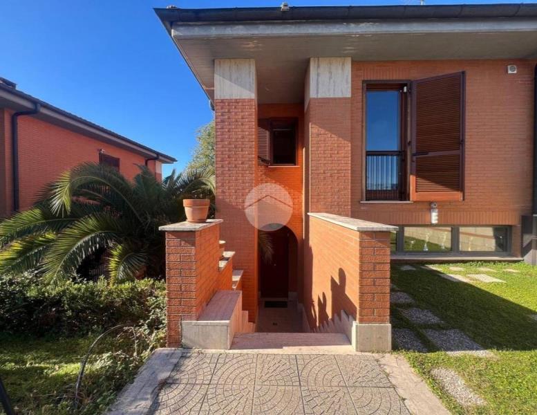 casa indipendente in vendita a Roma in zona Ponte Mammolo