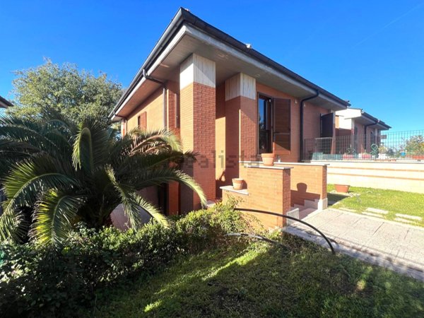 casa indipendente in vendita a Roma in zona Ponte di Nona