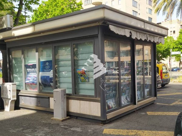 negozio in vendita a Roma in zona Torrino