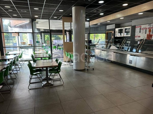negozio in vendita a Roma in zona Prenestino-Centocelle