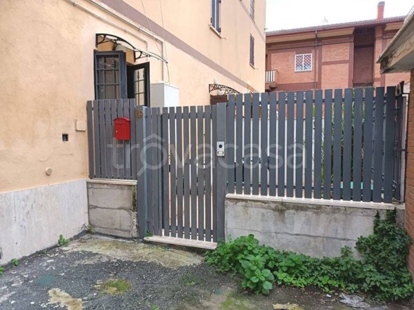 appartamento in vendita a Roma in zona Torre Angela
