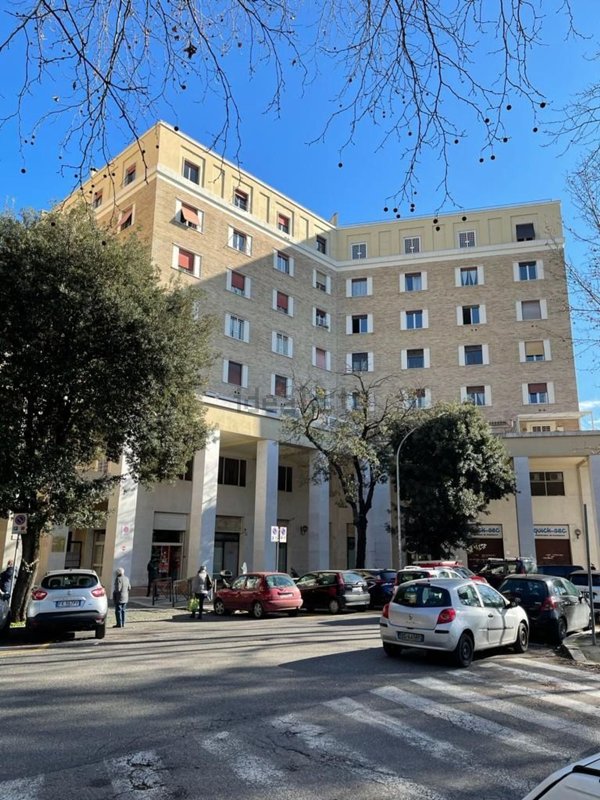 appartamento in vendita a Roma in zona Ardeatino
