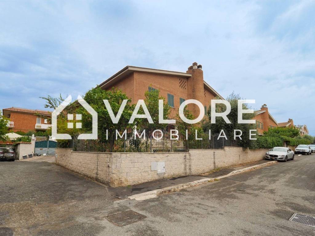 casa indipendente in vendita a Roma in zona Ottavia