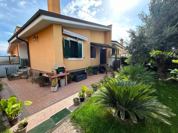 casa indipendente in vendita a Roma in zona Tor Vergata/Torrenova