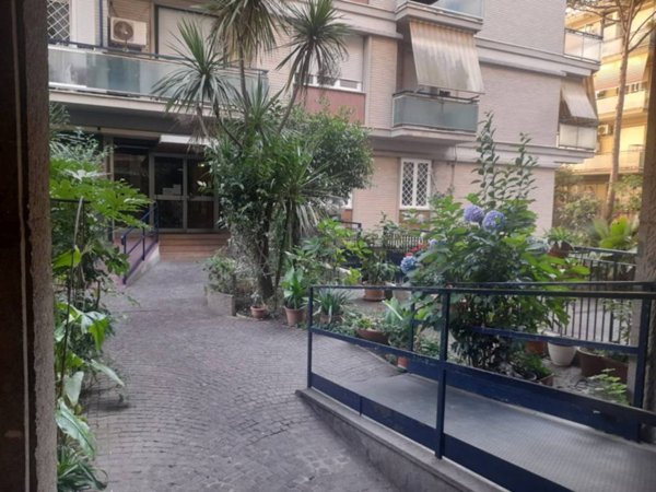 appartamento in vendita a Roma in zona Ostia