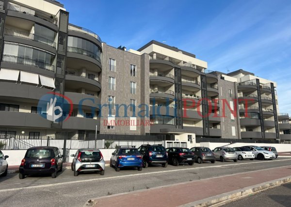 appartamento in vendita a Roma in zona EUR