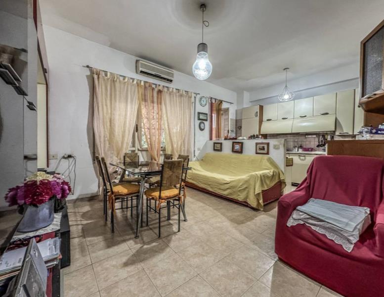 appartamento in vendita a Roma in zona Axa