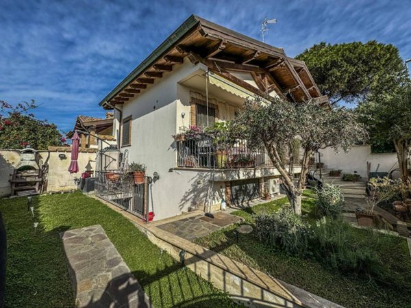 casa indipendente in vendita a Roma in zona Dragona/Bagnoletto