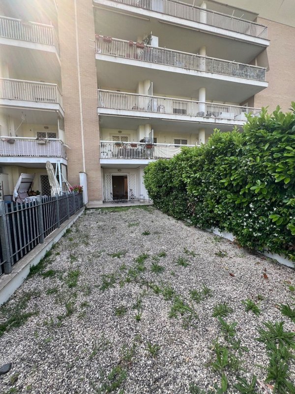 appartamento in vendita a Roma in zona Magliana Vecchia