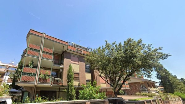 appartamento in vendita a Roma in zona Appio Pignatelli